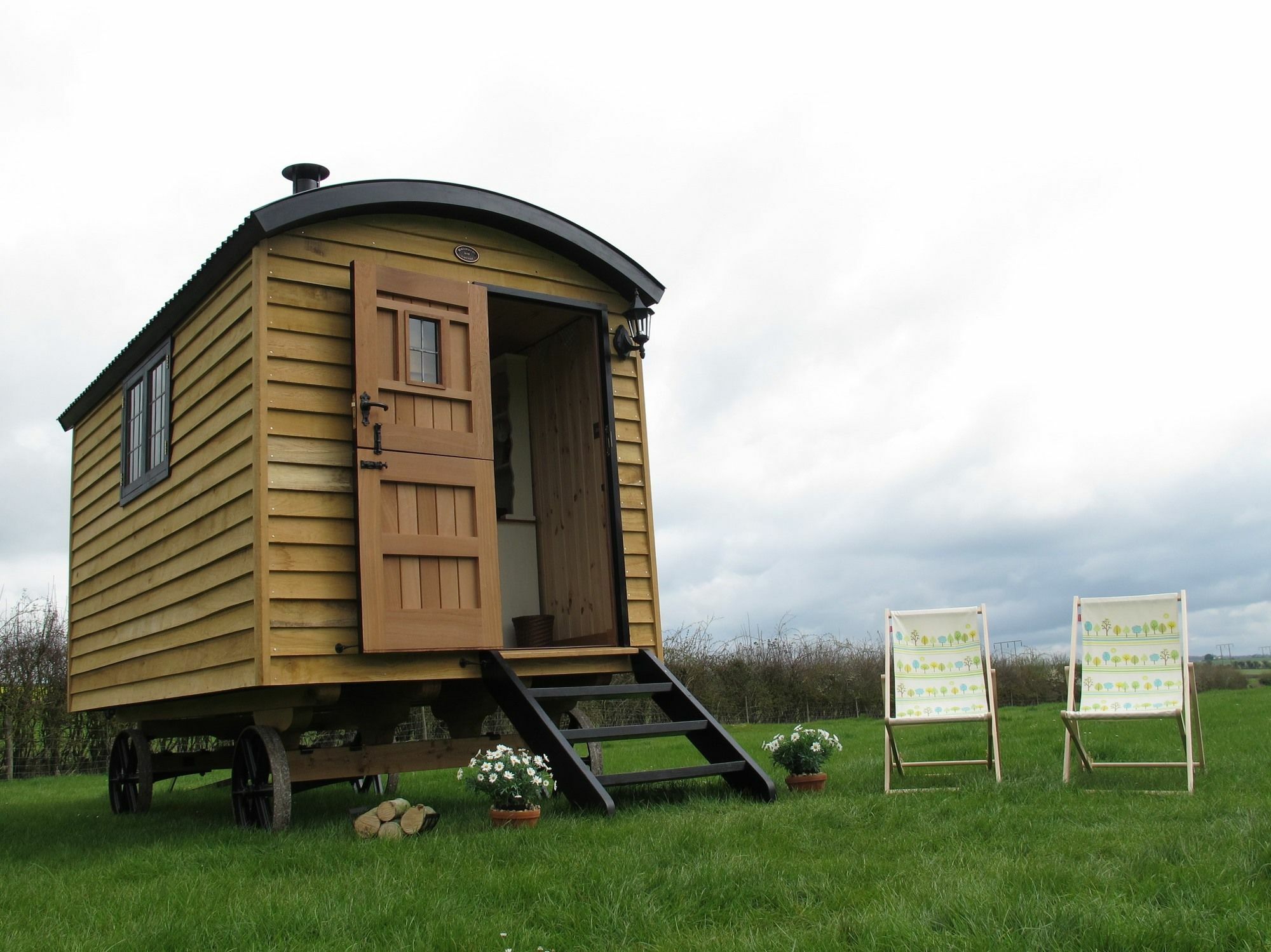 Marshwood Farm B&B And Shepherds Hut Dinton  Exterior foto